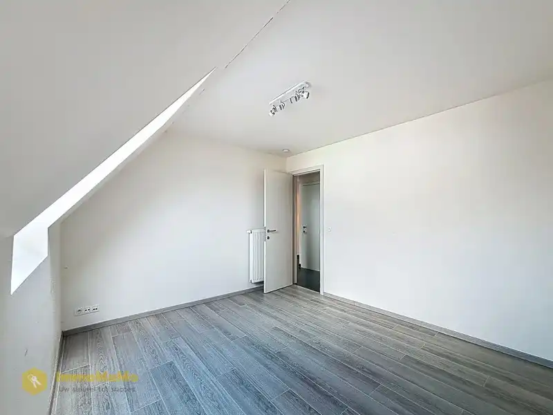 APPARTEMENT MET TERRAS EN GARAGE TE HUUR foto 14