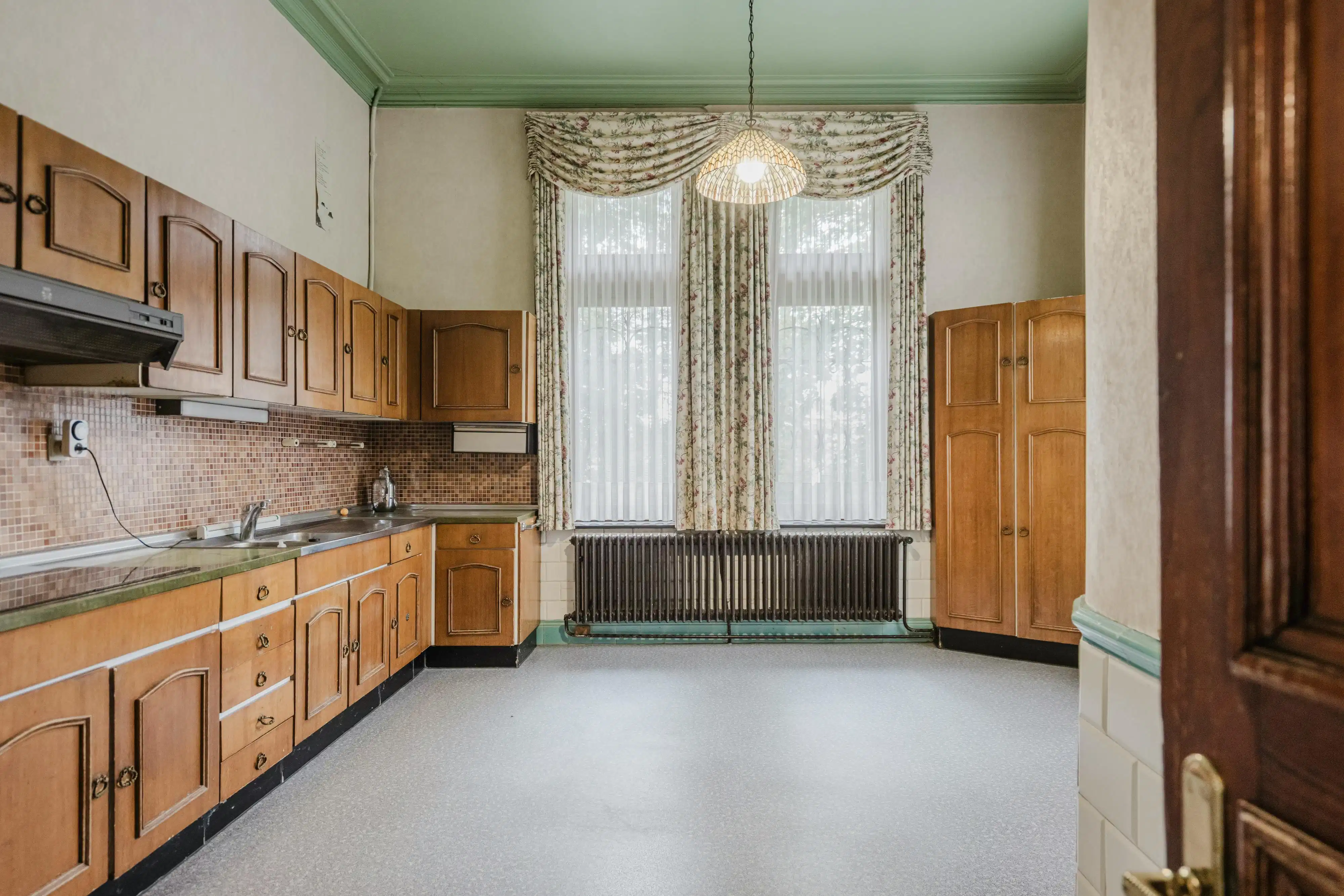 Karaktervol landhuis te koop in Anzegem foto 14