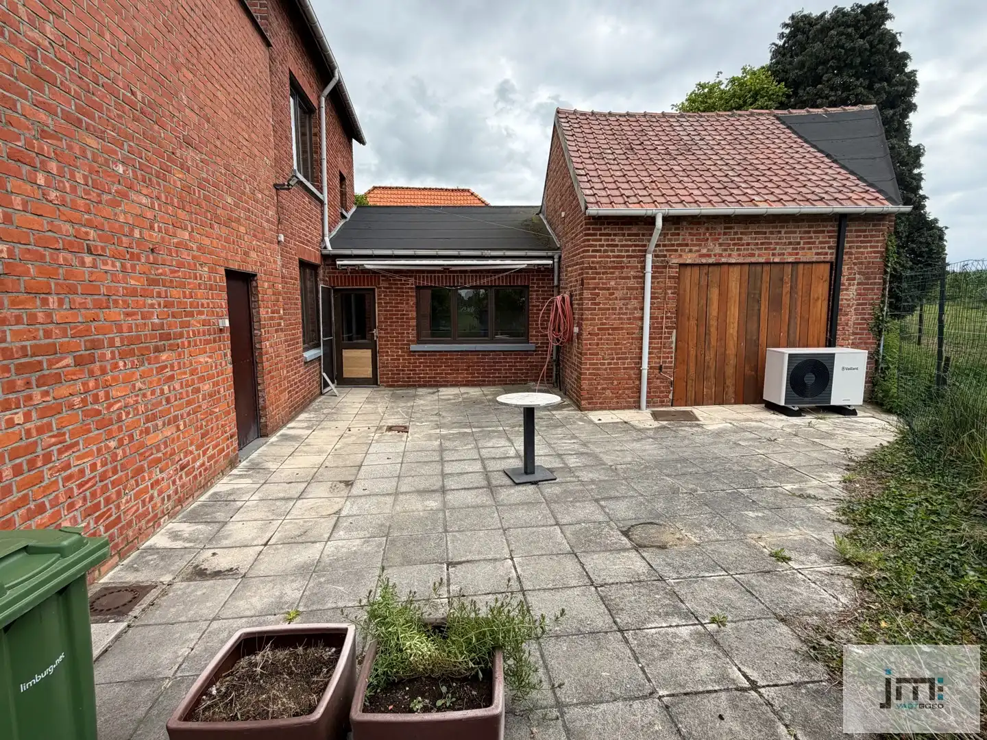 Gerenoveerde woning met tuin foto 13