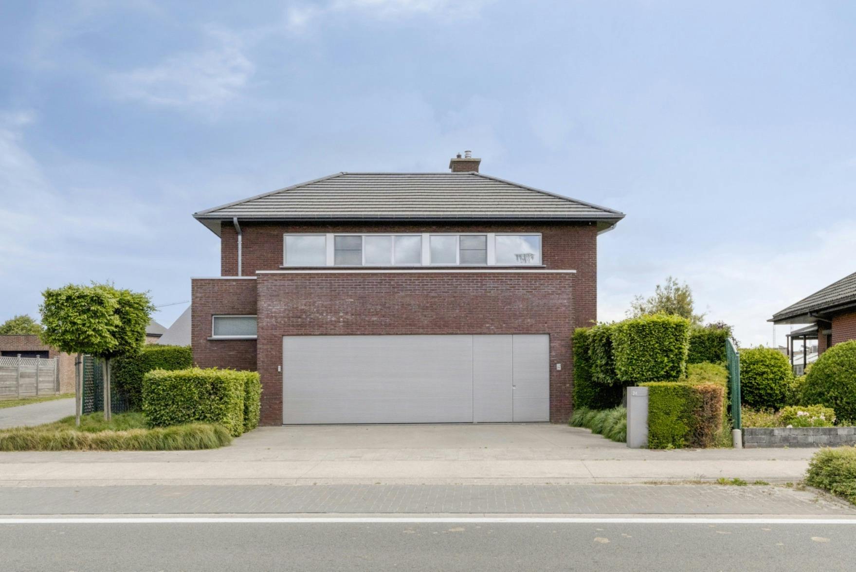 Moderne luxueuze droomvilla te Haasdonk / Beveren foto {{pictureIndex}}