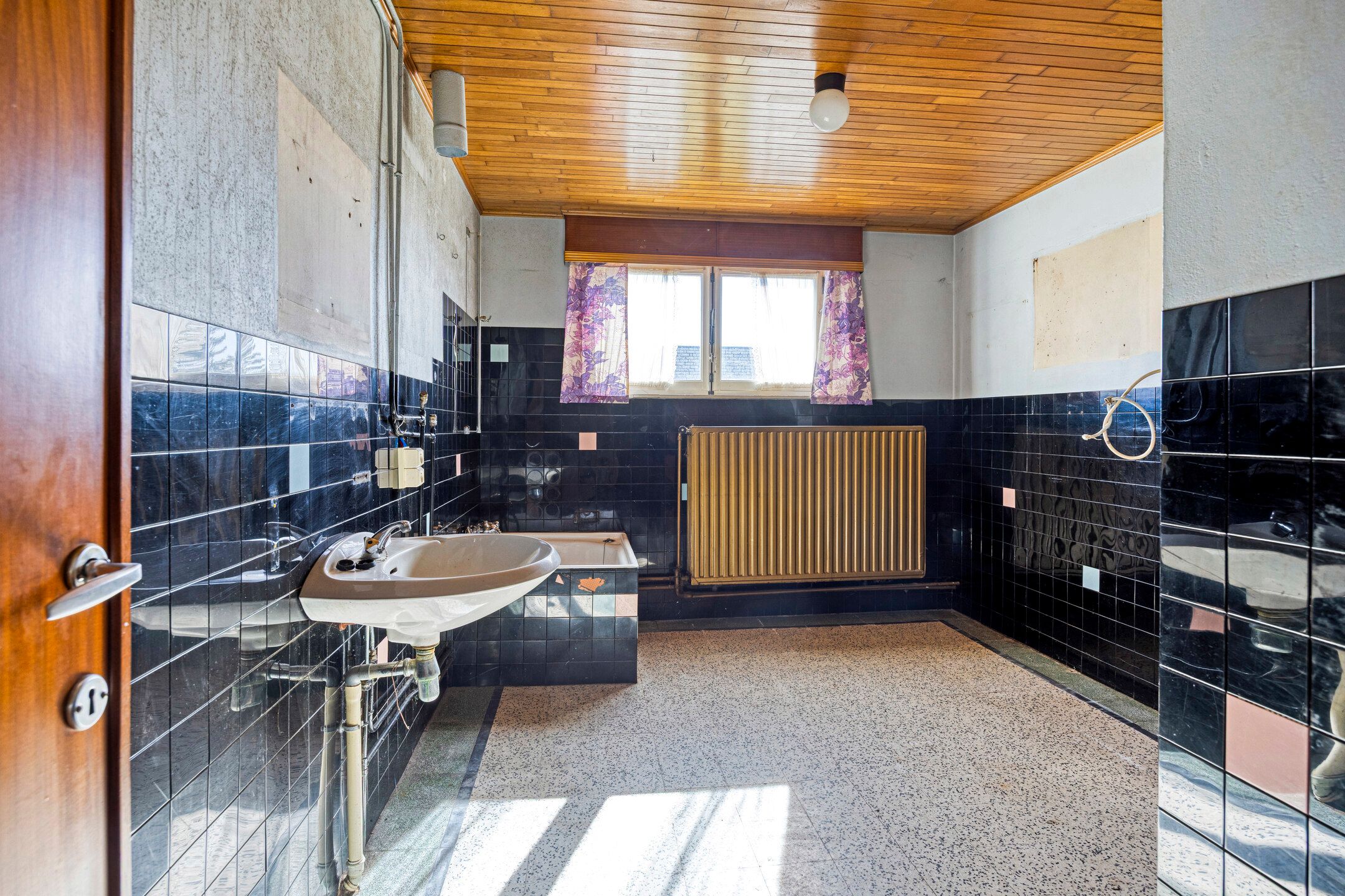 Te renoveren woning op prachtig perceel van 19a54 foto 13