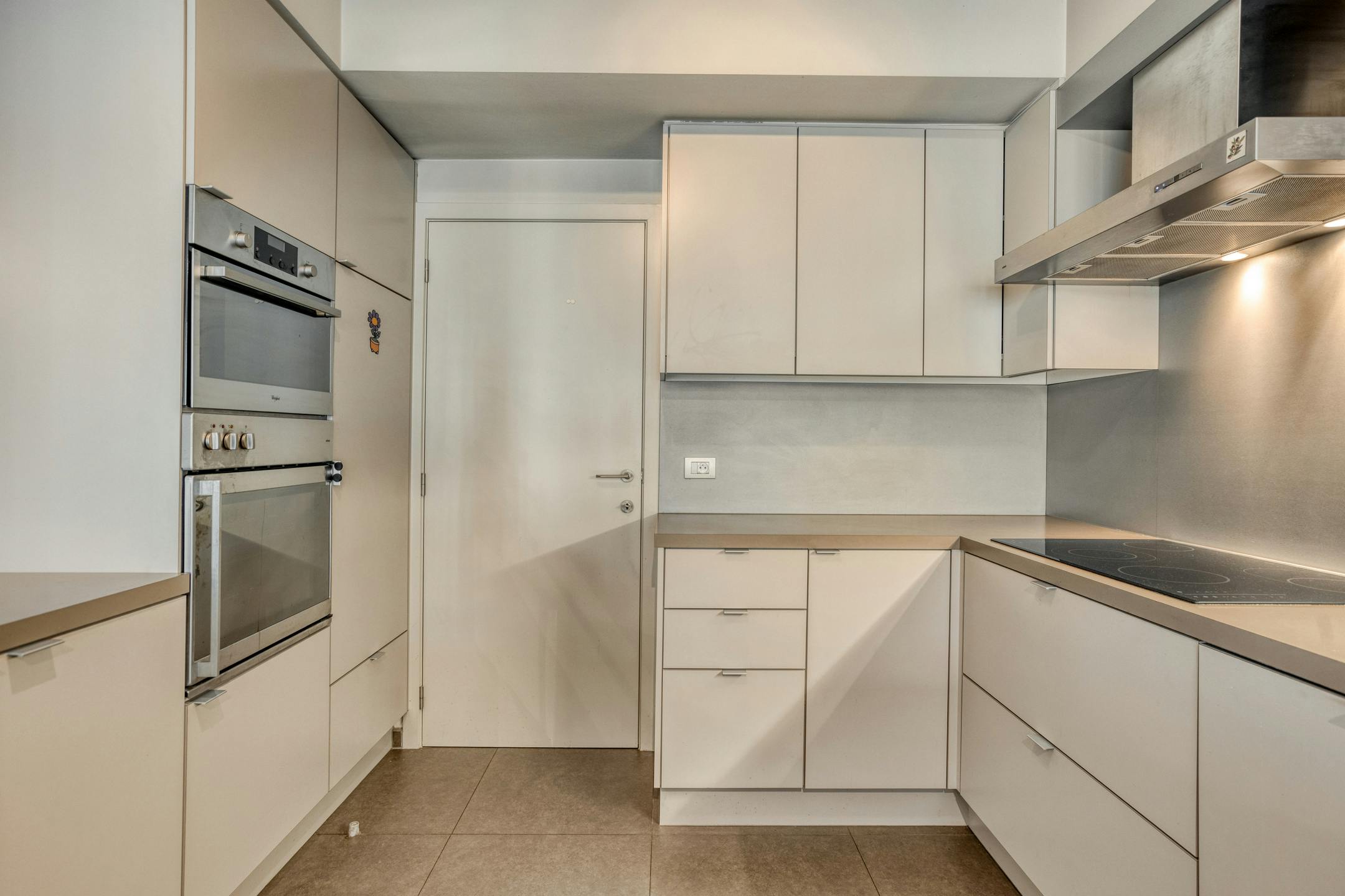 Lichtrijk 2-slpk app. met 2 terrassen in hartje Roeselare foto 8