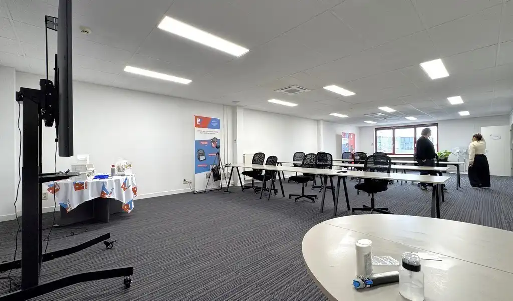 Instapklaar kantoor te huur in industriezone Mechelen-Noord  foto 3