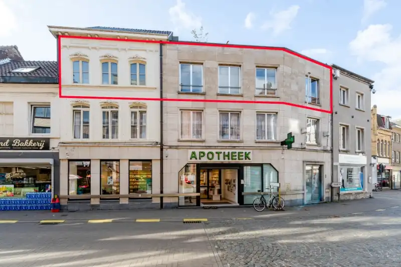 Zeer ruim appartement met 3 slaapkamers! foto {{pictureIndex}}