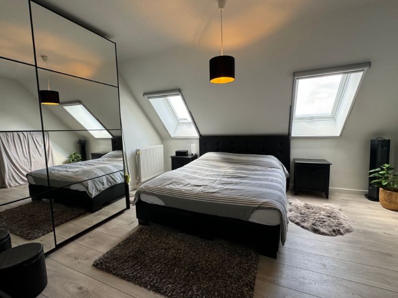 Instapklaar dakappartement van ±170m² met 2 slpks, terras & parking! foto 12