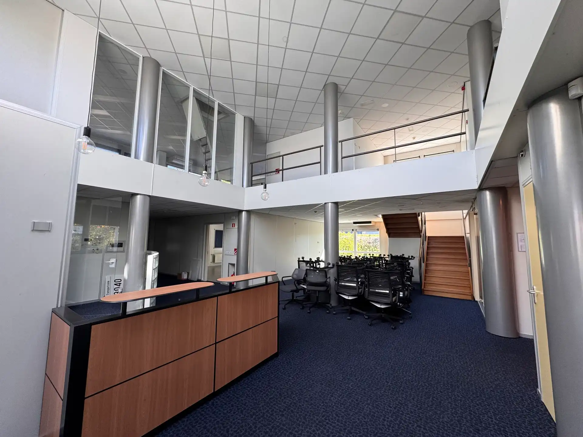 Kantoorgebouw met potentieel op de transportzone te Meer foto 3