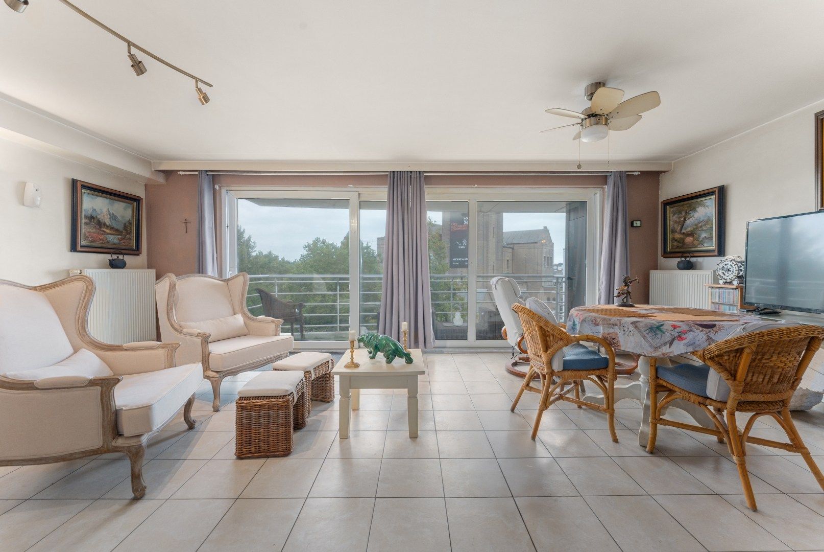 Ruim, breed appartement (105m²) in centrum Knokke foto 3