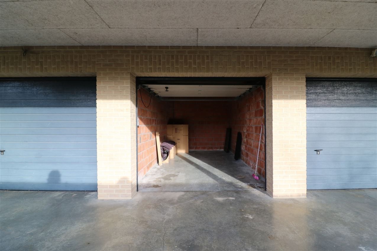 Duplex met groot terras, twee slpk en afgesloten garage foto 25