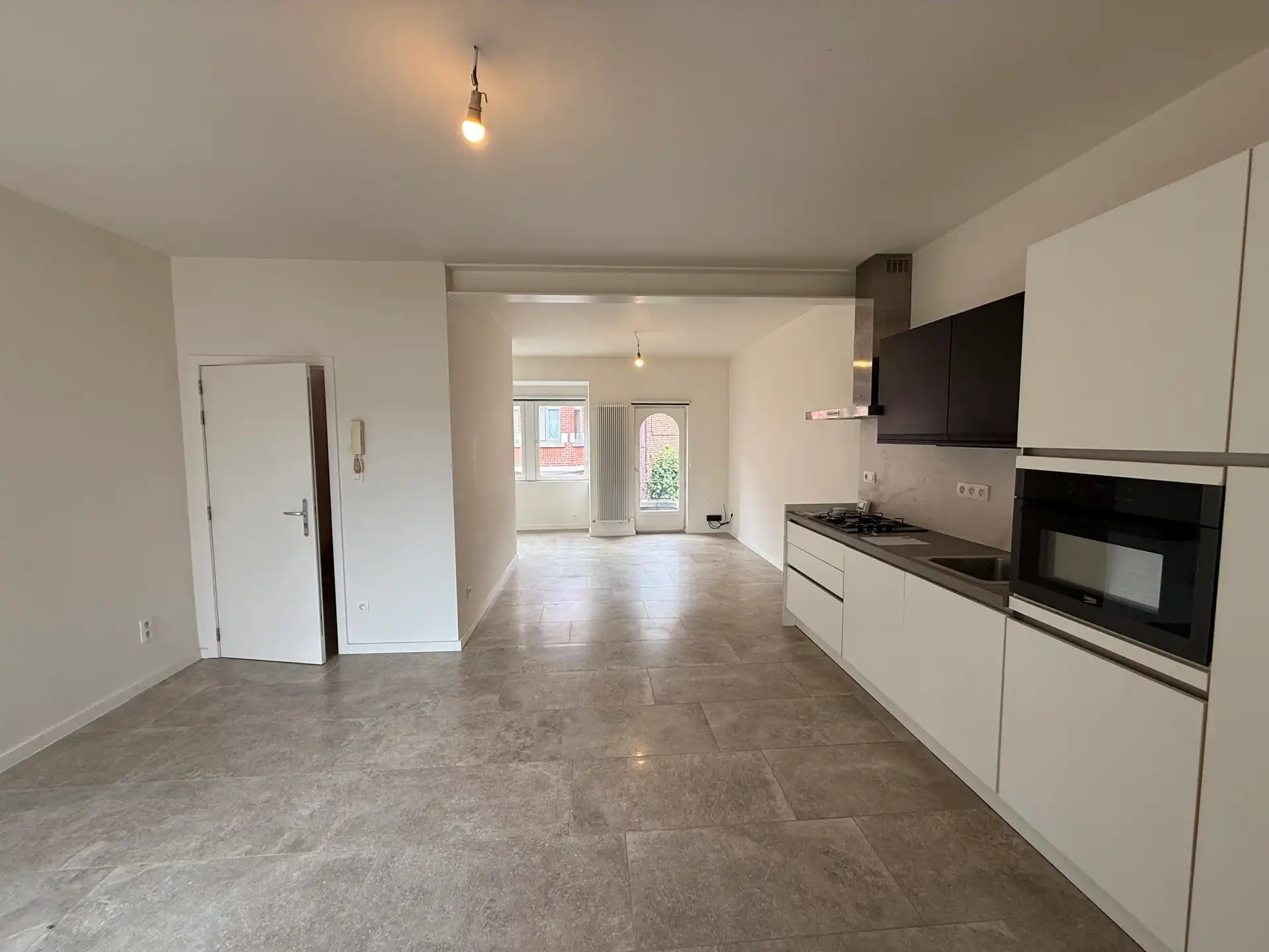 LEDE - Gerenoveerd appartement in het centrum. foto 3