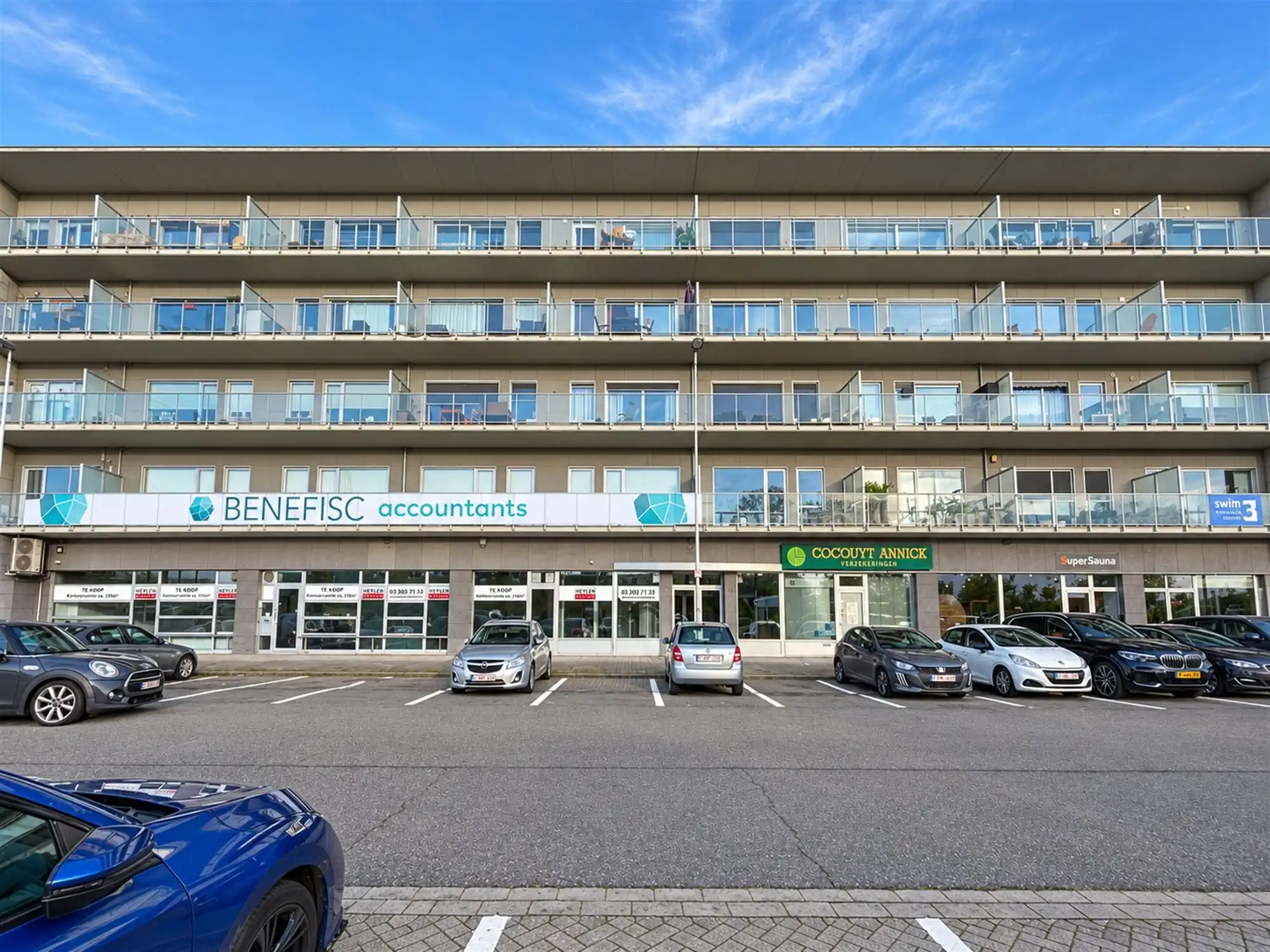 Stijlvol gemeubeld appartement met groot terras aan de Noorderlaan  foto {{pictureIndex}}