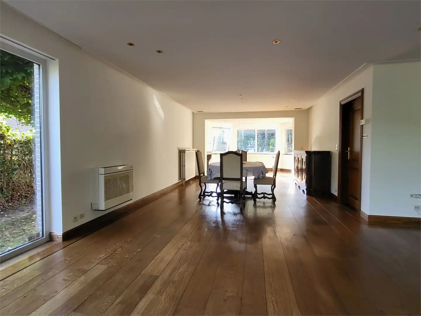 Exclusieve villa in pittoresk Roborst met vrij uitzicht op een bosgebied, zwembad en 4 garages. foto 17