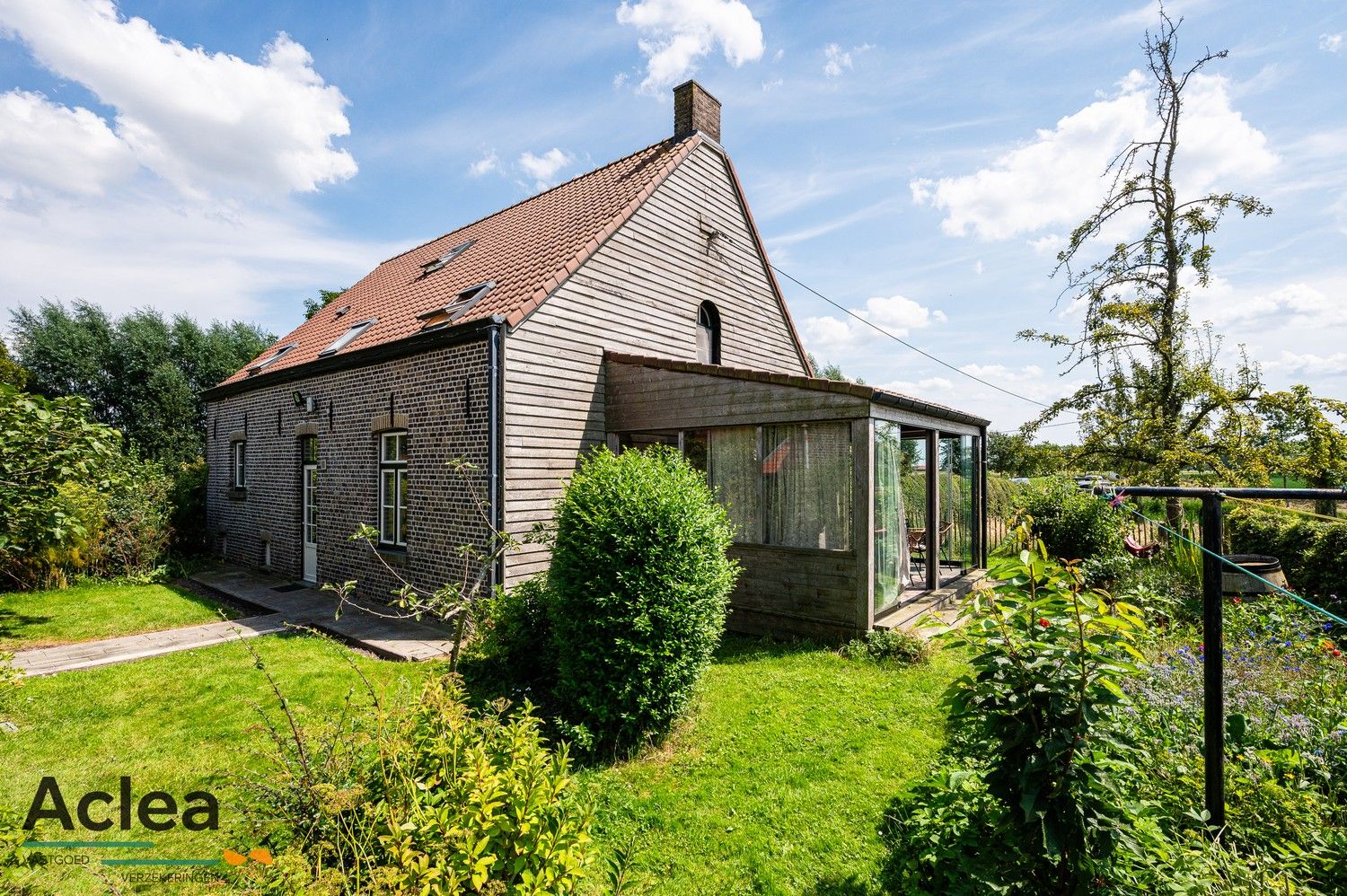 Unieke hoeve aan de Molenkreek in Sint-Margriete met vakantiewoningen en schuur foto 9