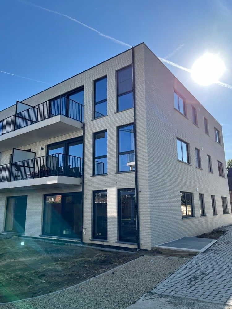 BEN-appartement met staanplaats in hartje Broechem! foto {{pictureIndex}}