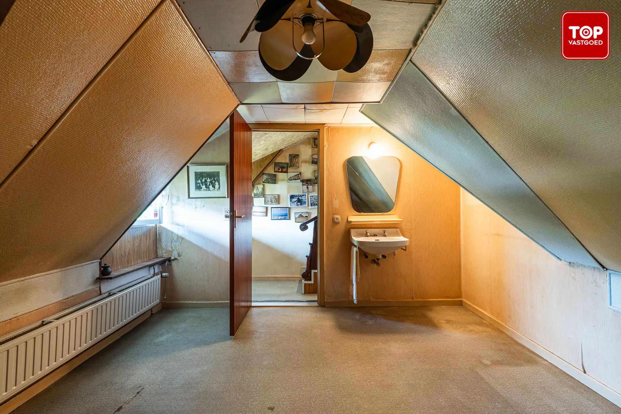 Charmante te renoveren woning met karakter en strooien dak foto 14