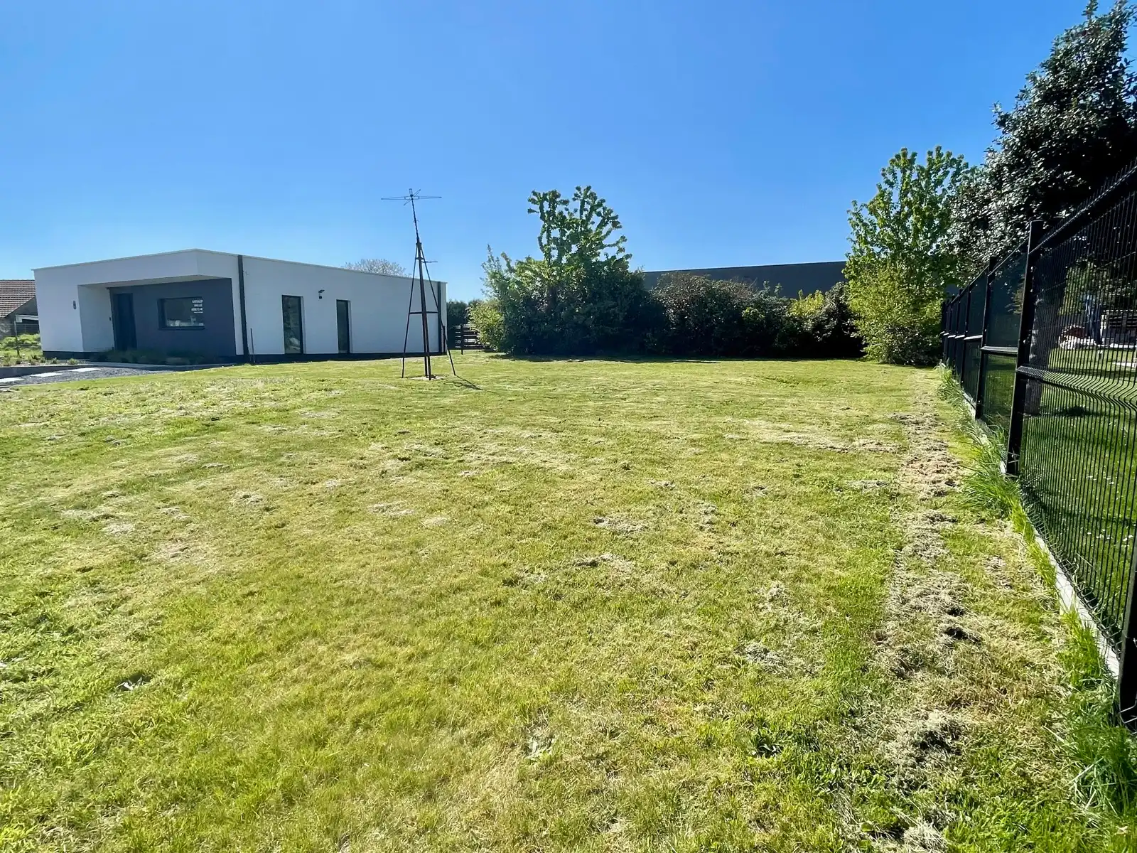 Bouwgrond voor open bebouwing met west oriëntatie foto 2