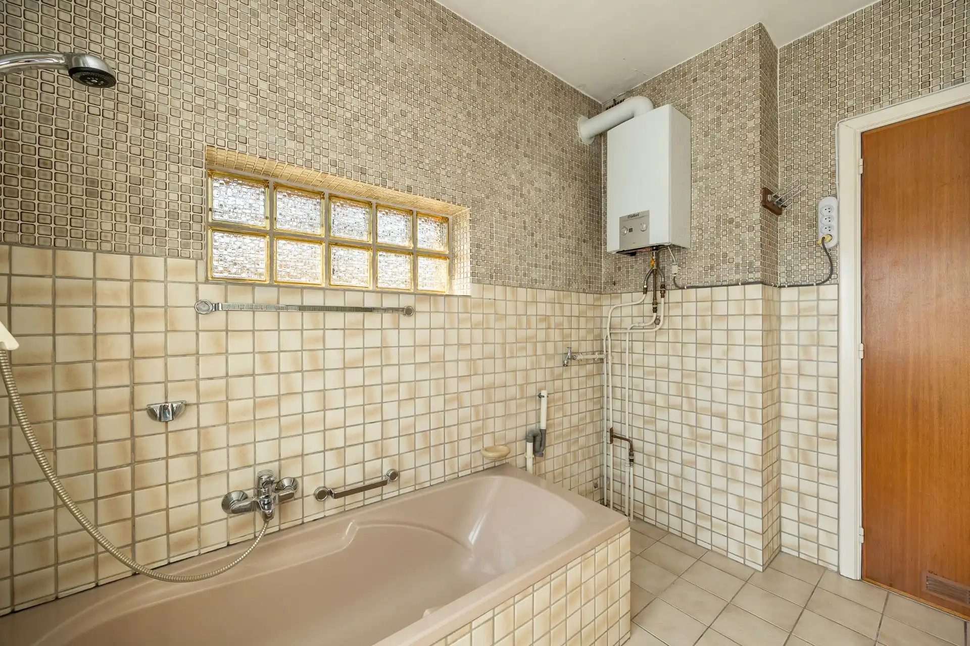 Ruime halfopen bebouwing met 5 slaapkamers, garage en zonnige tuin op toplocatie! foto 27