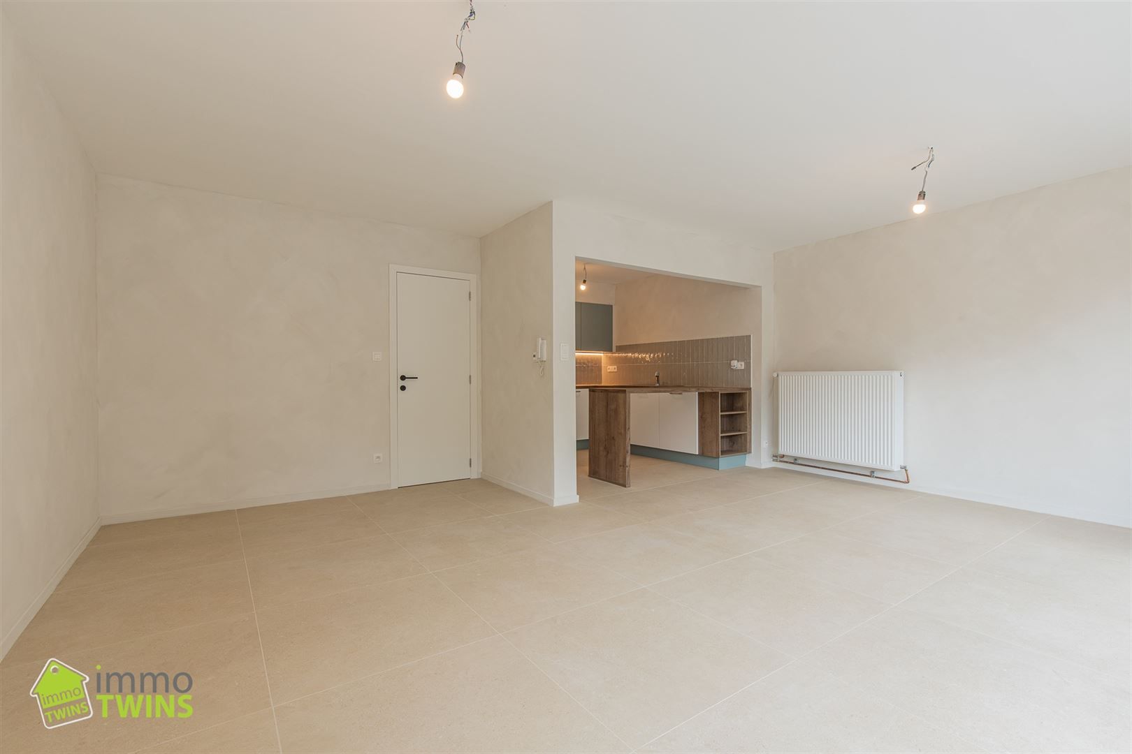 Gerenoveerd (2025) appartement met 2 slpks, terras & garage  foto 2