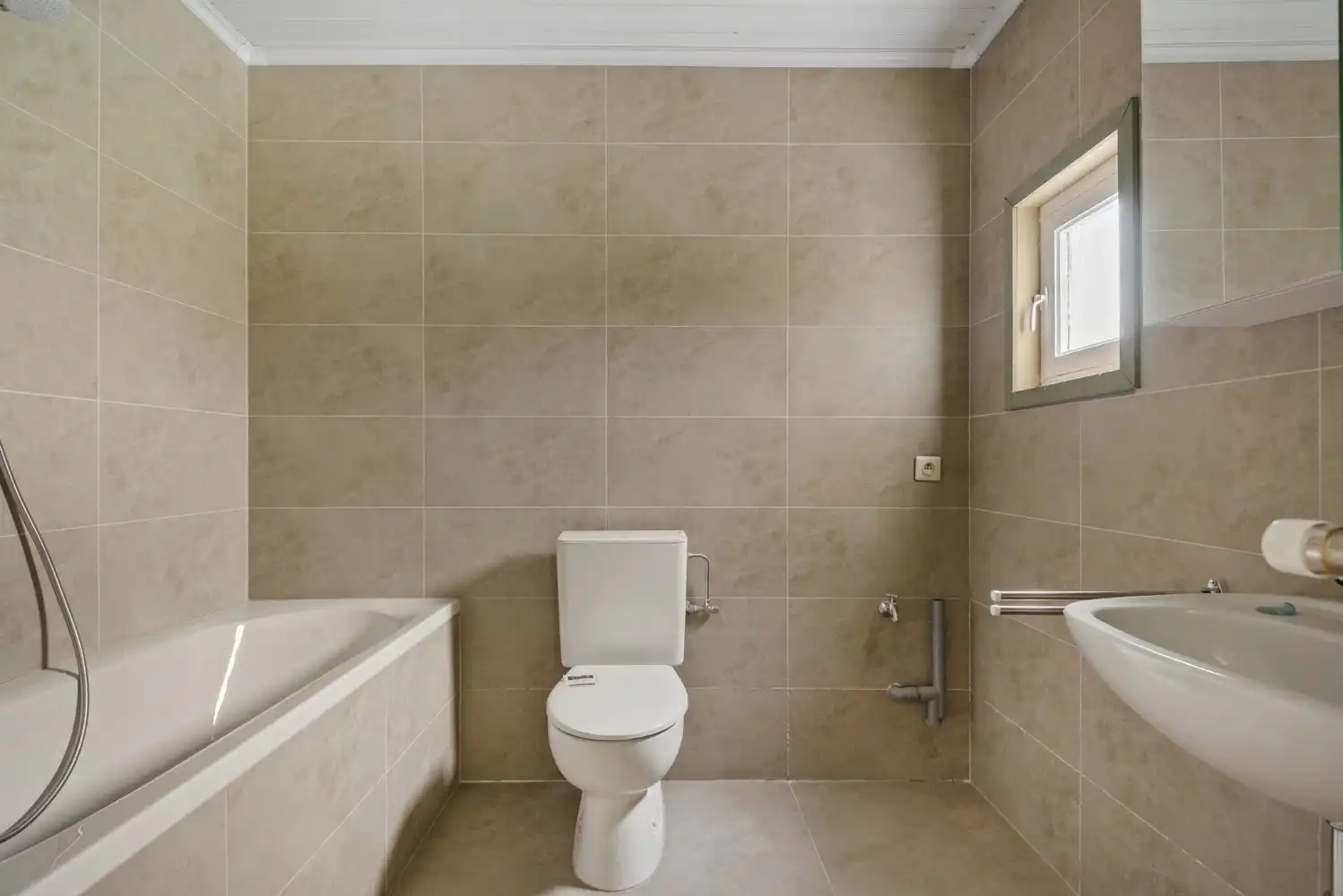 RIANTE WONING OP PERCEEL VAN 3.500 m²! foto 12