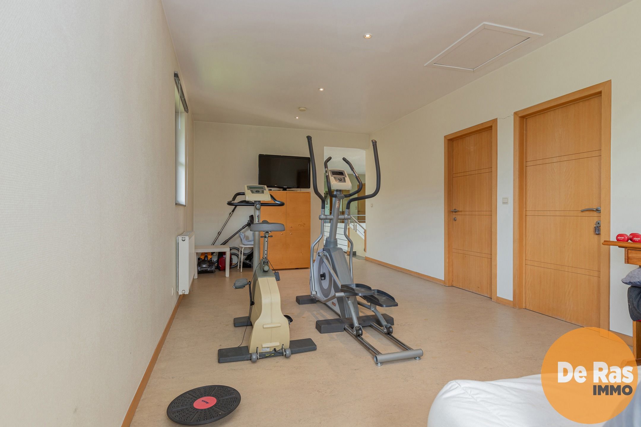 GIJZEGEM - Ruime woning met polyvalente ruimte foto 19