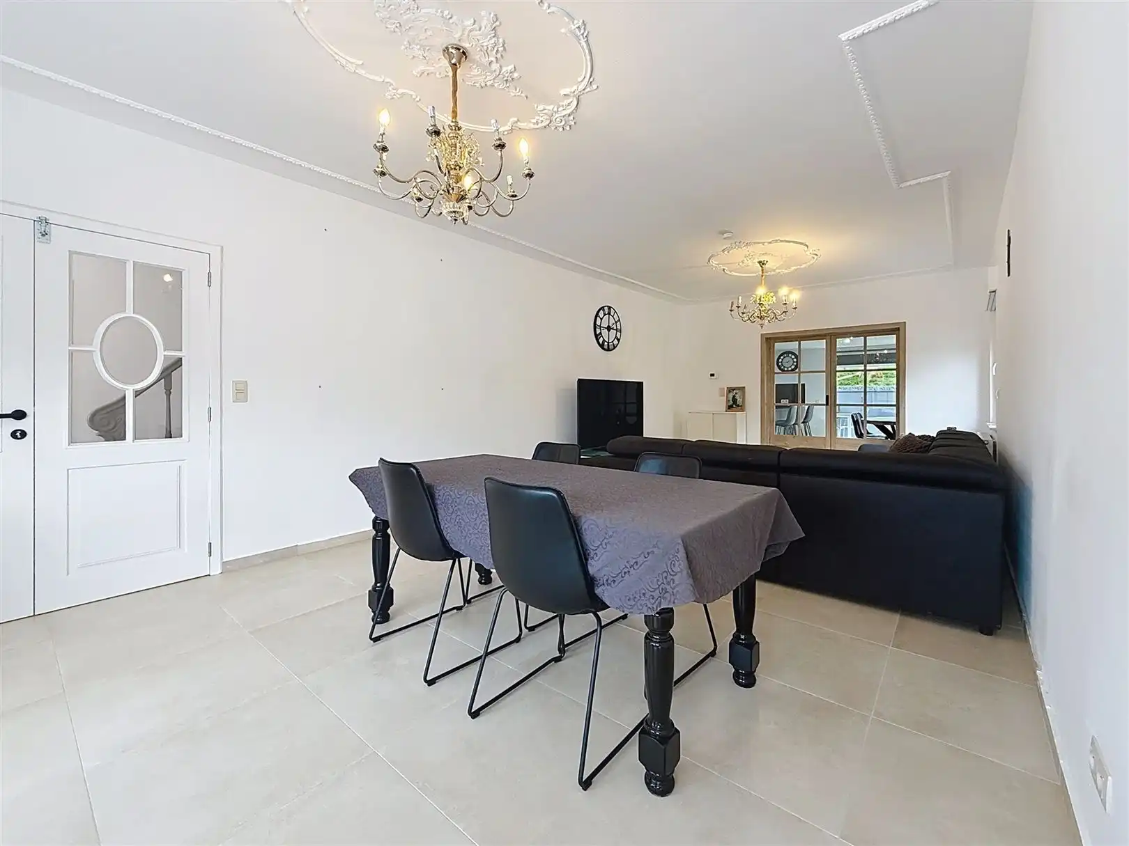 Ruime gerenoveerde woning, 5 slpks, 2 bdks, tuin, 11a 11ca  foto 8