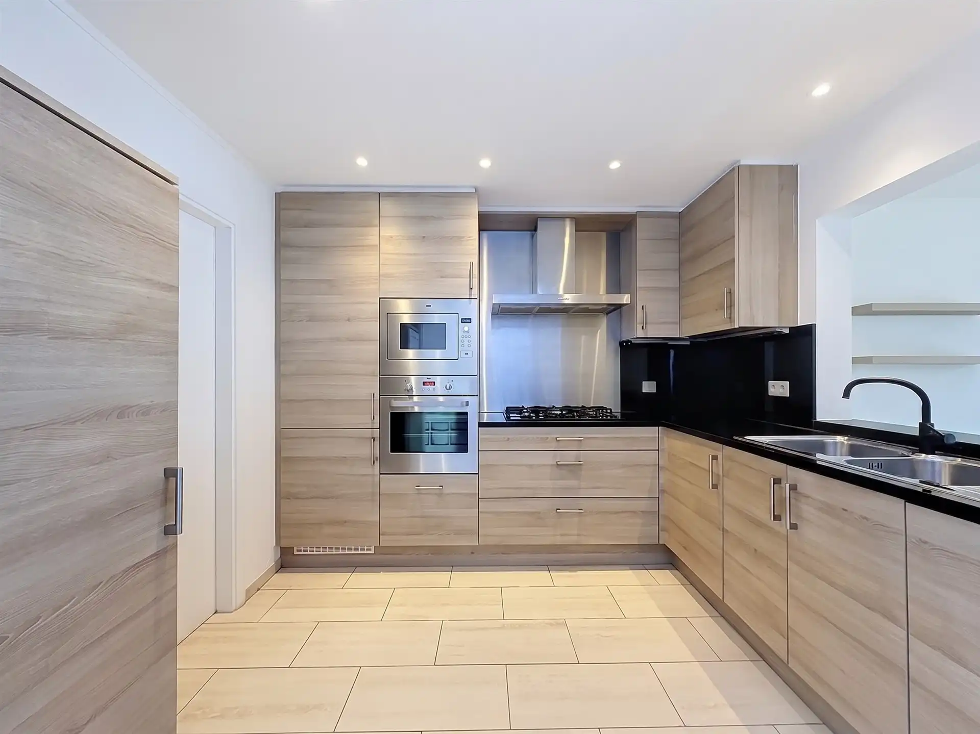 Instapklare woning met 3 slaapkamers en zonnige tuin in Burcht! foto 8