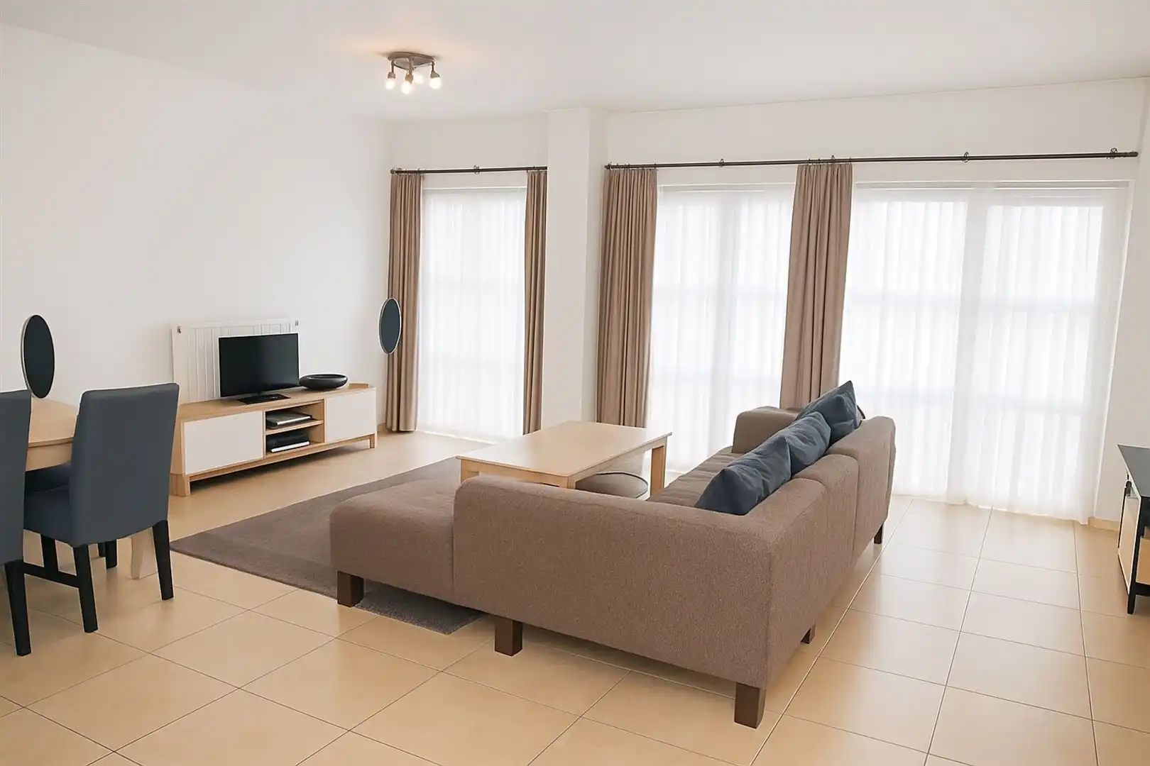 Modern gelijkvloersappartement + tuin & garage op toplocatie foto 3