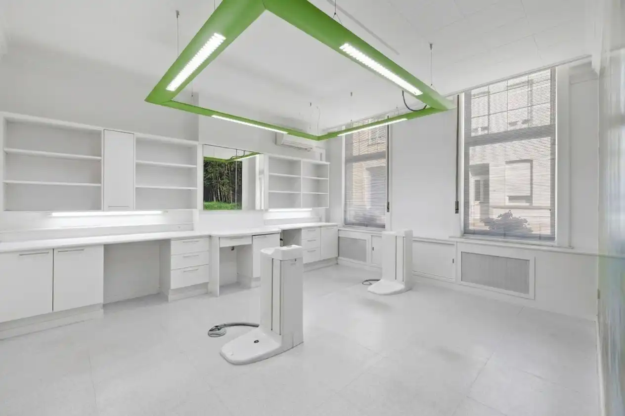 Kantoor of praktijkruimte te huur in unieke herenwoning te Aalst foto 3