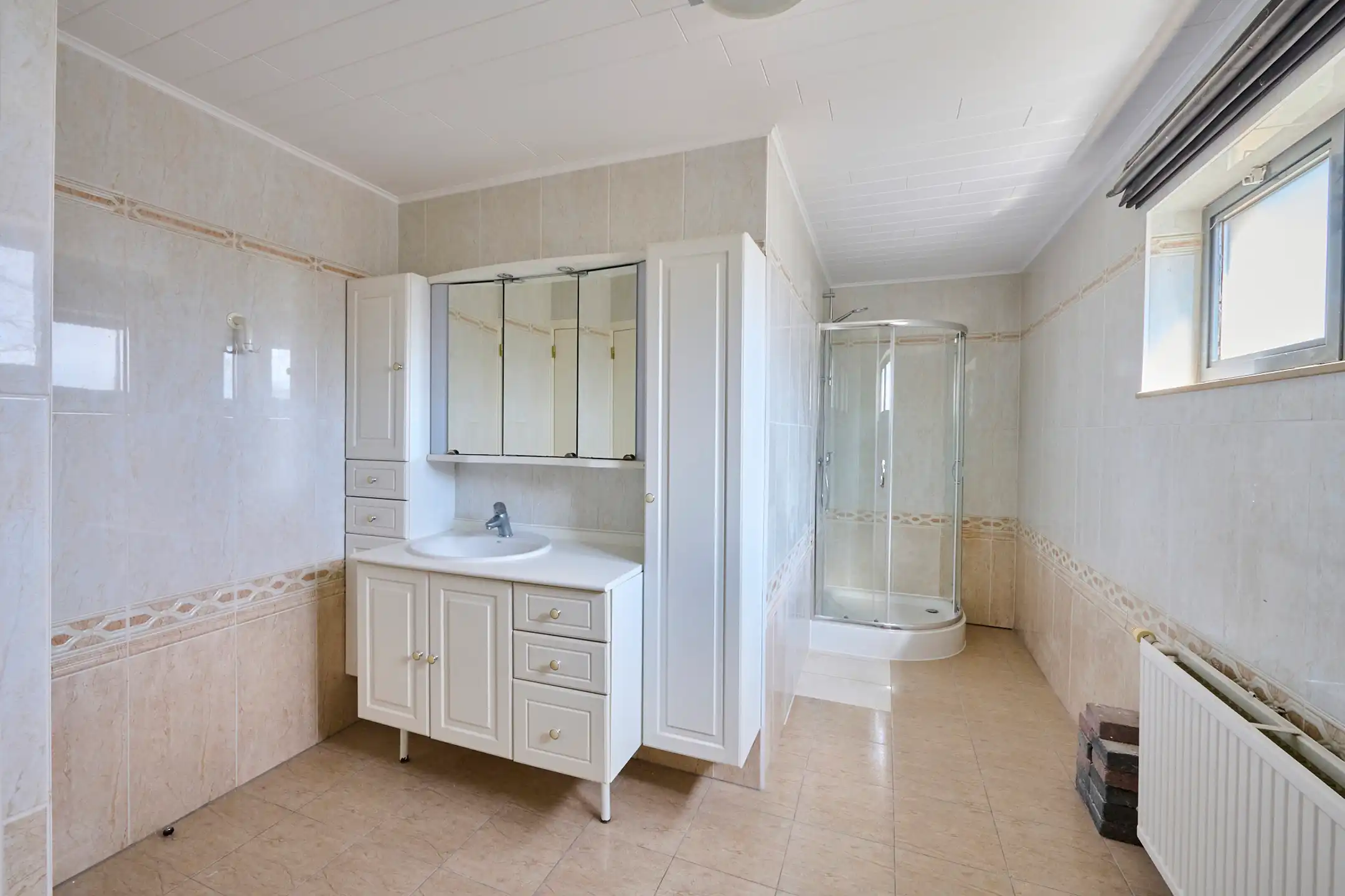 BEDRIJFSGEBOUW MET APPARTEMENT TE HUUR ZONHOVEN foto 17