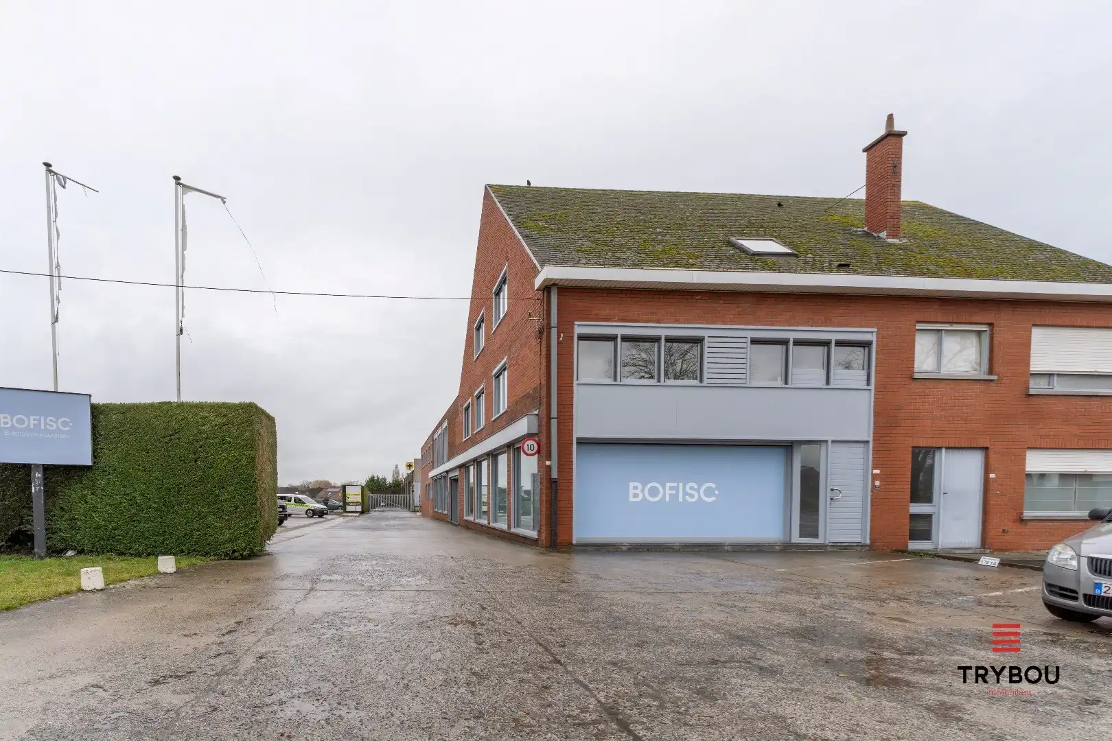 Groot kantoorgebouw op toplocatie te Ieper foto 2