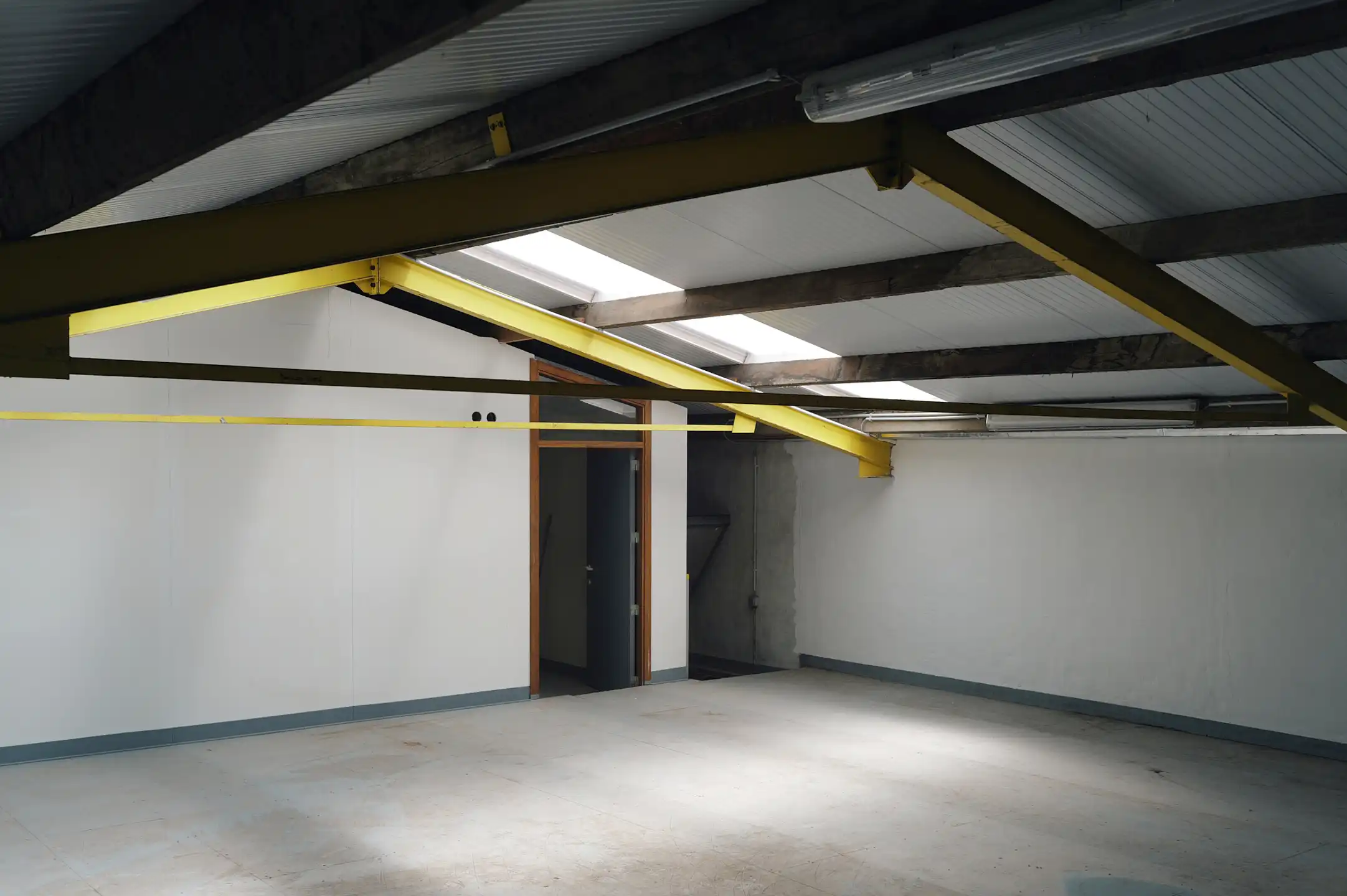 Bedrijfsgebouw te koop in Merksem foto 5