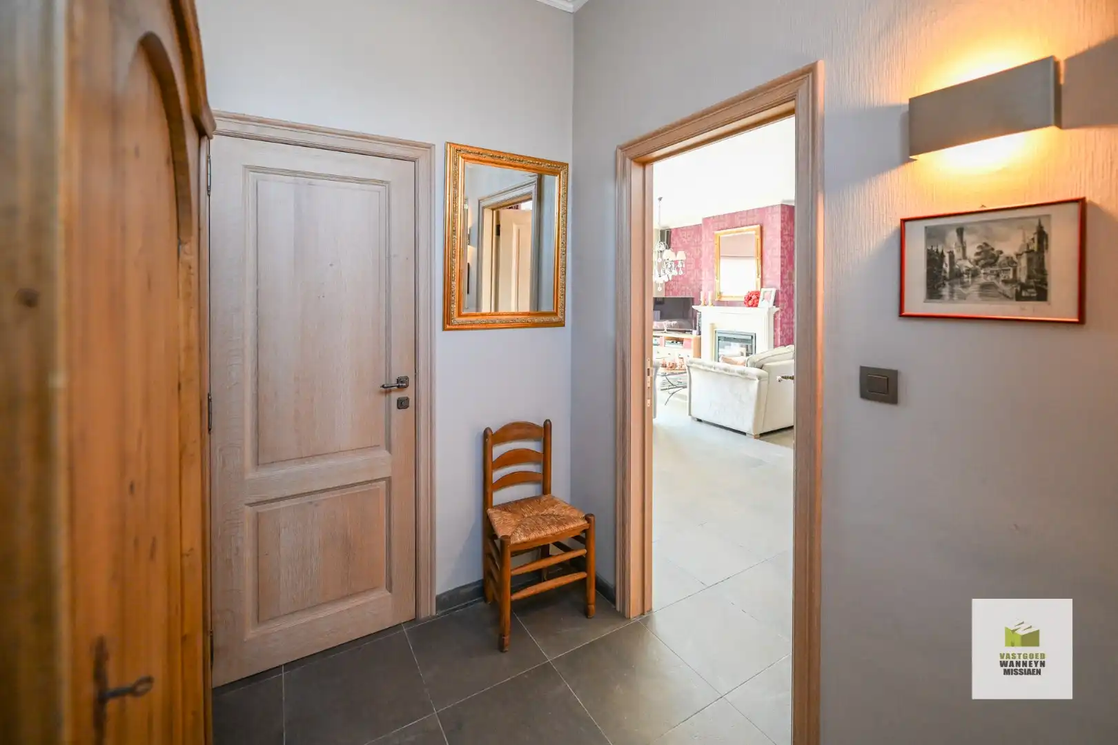 Woning met 3 slaapkamers, zuidgerichte tuin en garage in het hart van Oedelem foto 2