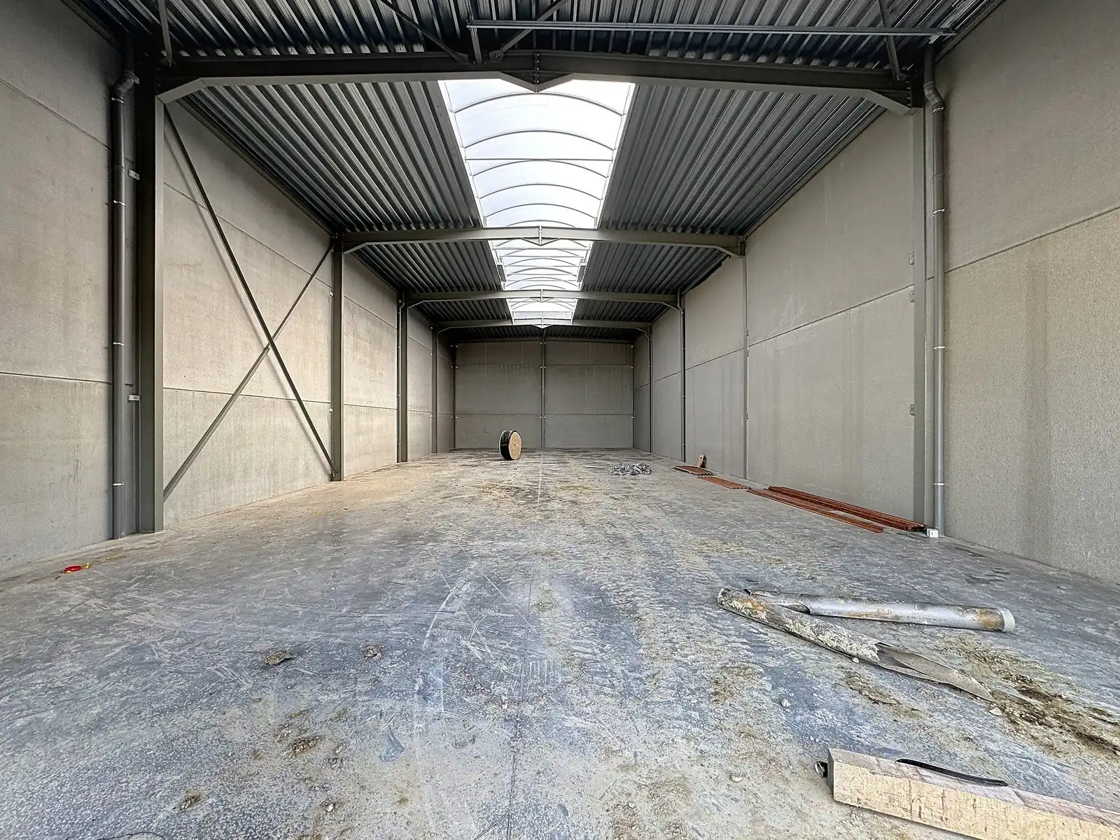 Laatste KMO-units te koop: "NB MAGAZIJN (335 m²)" inclusief 2 private PARKEERPLAATSEN op industriezone "De Schatting" te Zedelgem foto 3