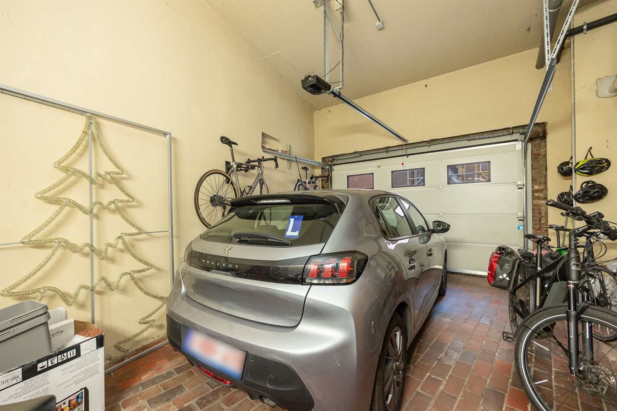 Ruime gezinswoning met garage in Mechelen centrum foto 11