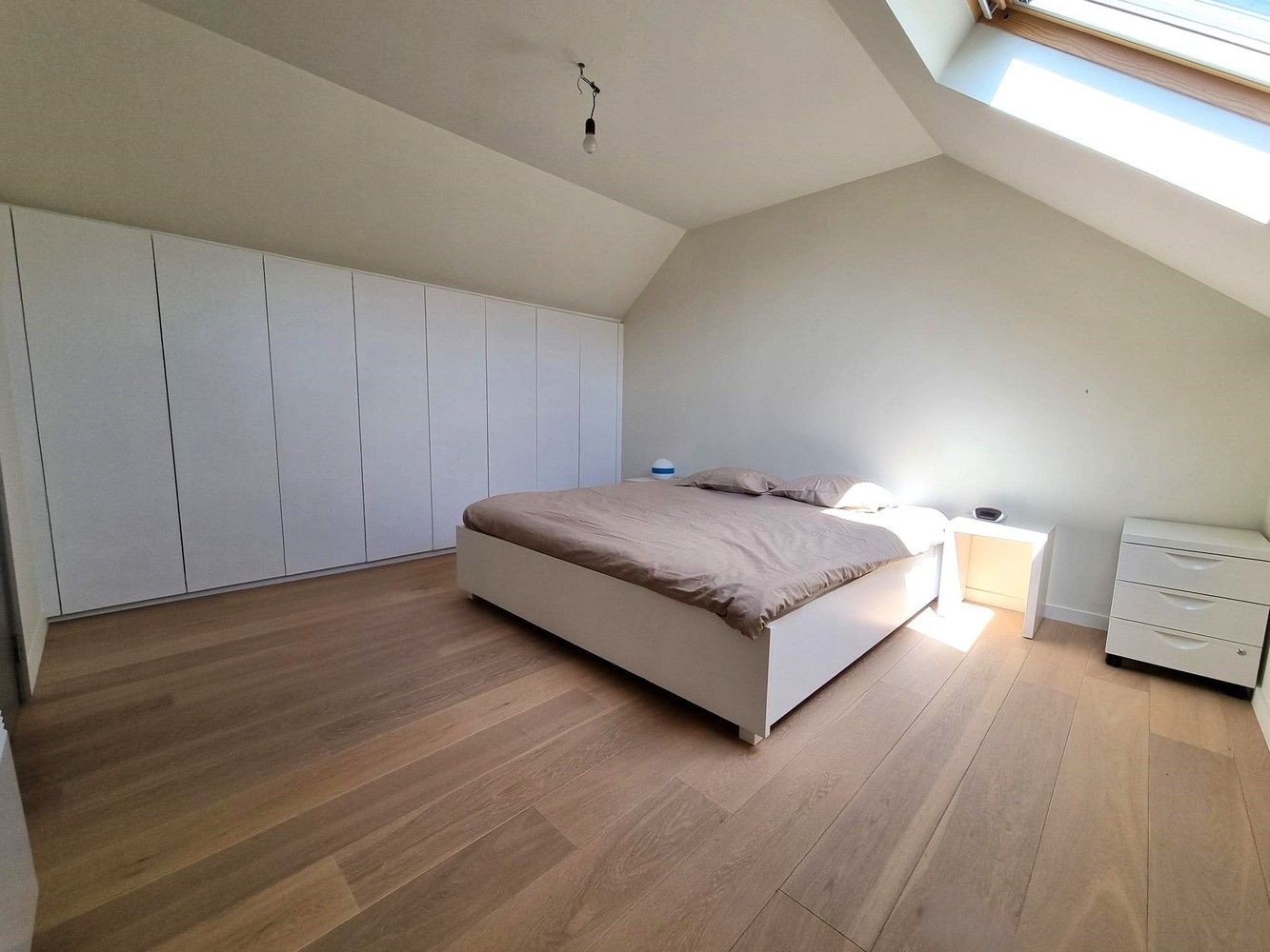 Prachtige villa woning, rustig gelegen met zonnige, diepe tuin voorzien van zwembad en poolhouse. foto 20