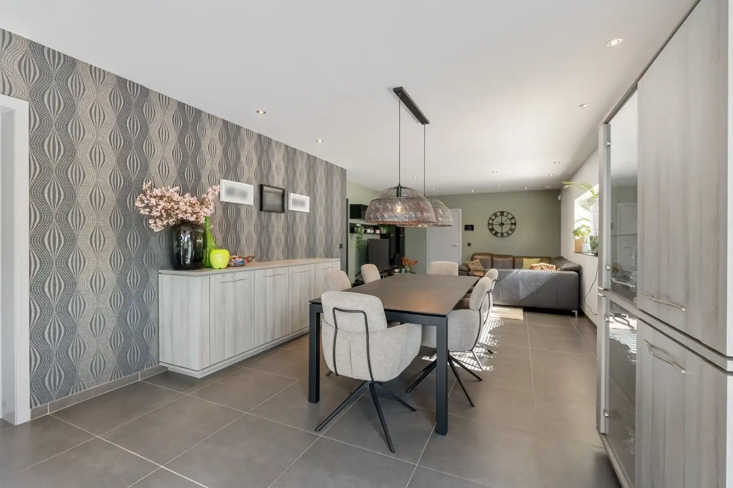 Instapklare en energiezuinige halfopen bebouwing met zuidgerichte tuin en vrij uitzicht op het groen! foto 6