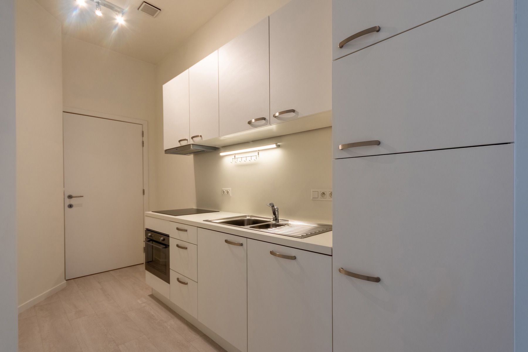Assistentieflat met kelder in centrum Halle foto 10