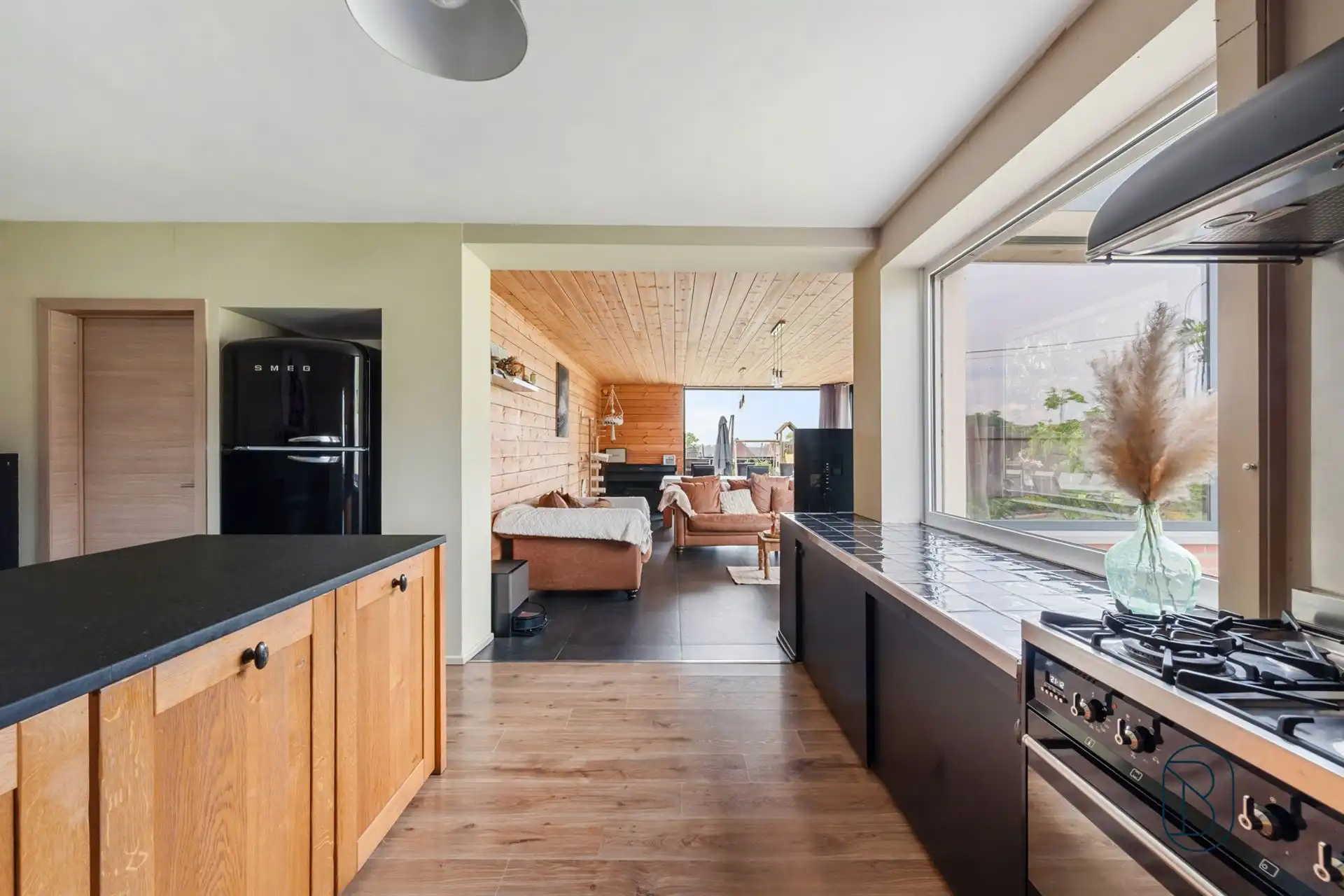 Instapklare woning met loods van 240 m² op topligging foto 4