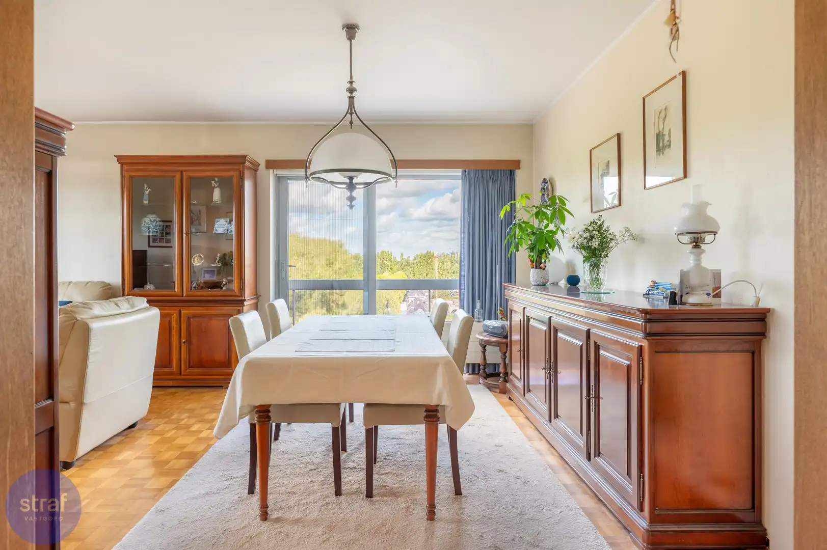 Fijn tweeslaapkamerappartement met nóg fijnere views foto {{pictureIndex}}