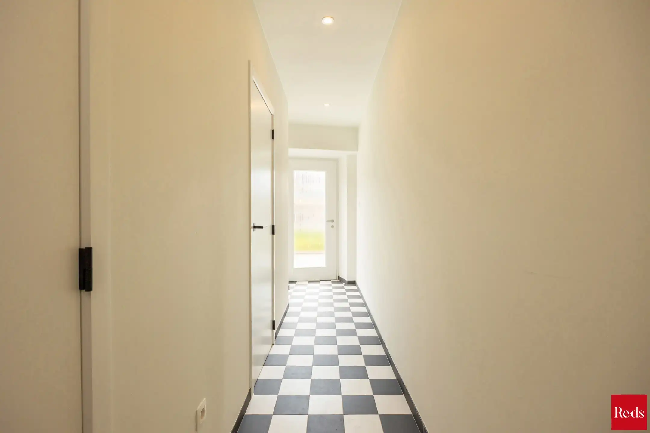 Duplex appartement met twee slaapkamers en tuin foto 15