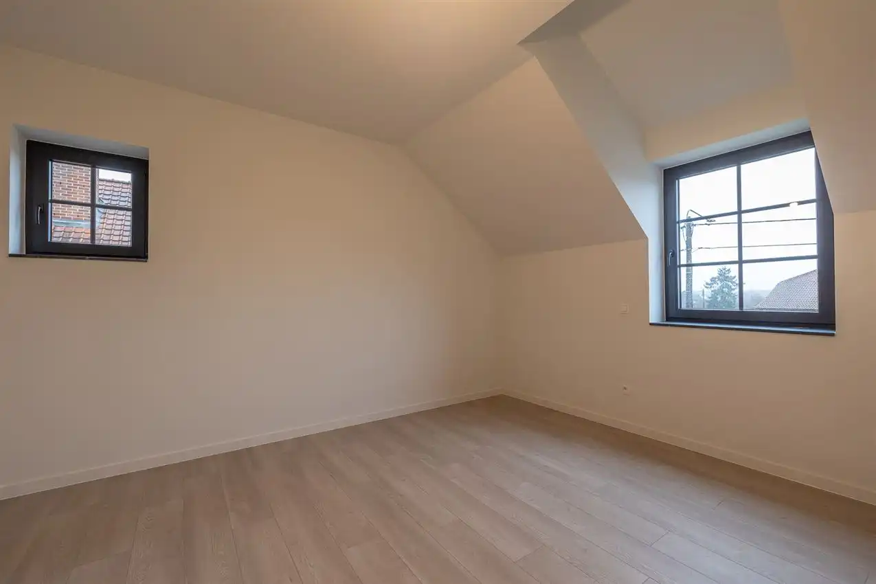 Instapklare nieuwbouwwoning op ruim perceel met 3 slk foto 23