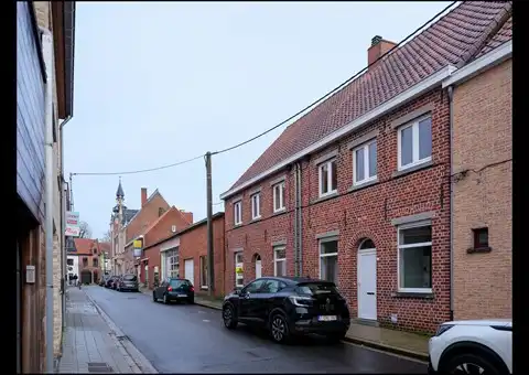 Dadizele - woning op centrale ligging foto {{pictureIndex}}