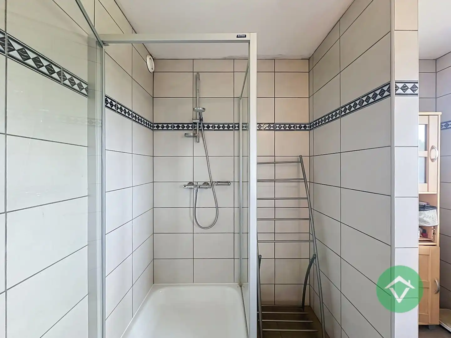 Recente gezinswoning met 3 slaapkamers, garage en landelijk uitzicht te huur in Eernegem foto 15