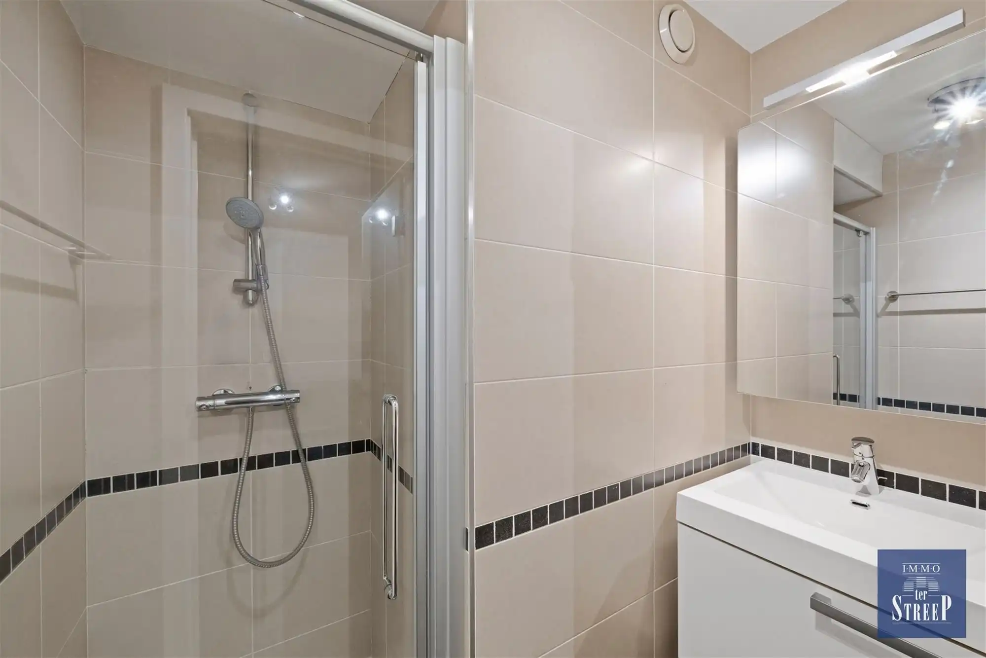 Appartement met 2 slaapkamers en frontaal zeezicht foto 16