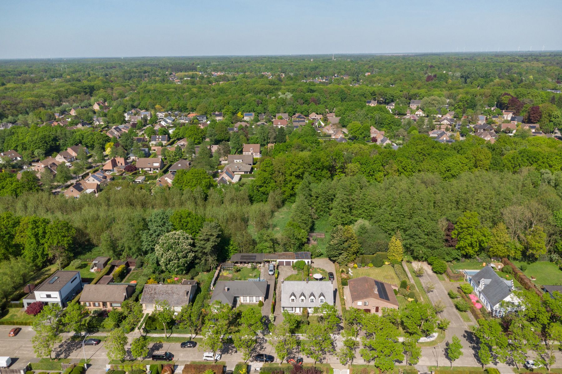 Gezinswoning in Brasschaat met tuin en dubbele garage foto 18