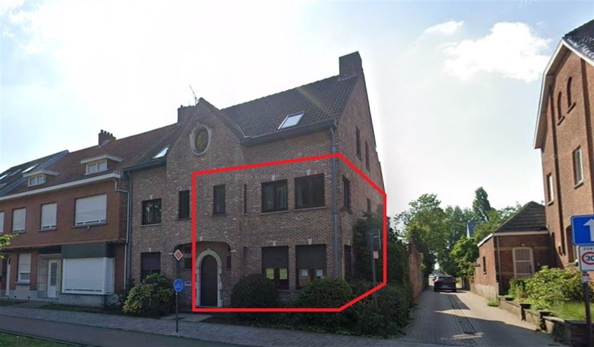 Zéér ruim gelijklvloers/duplexappartement foto 2