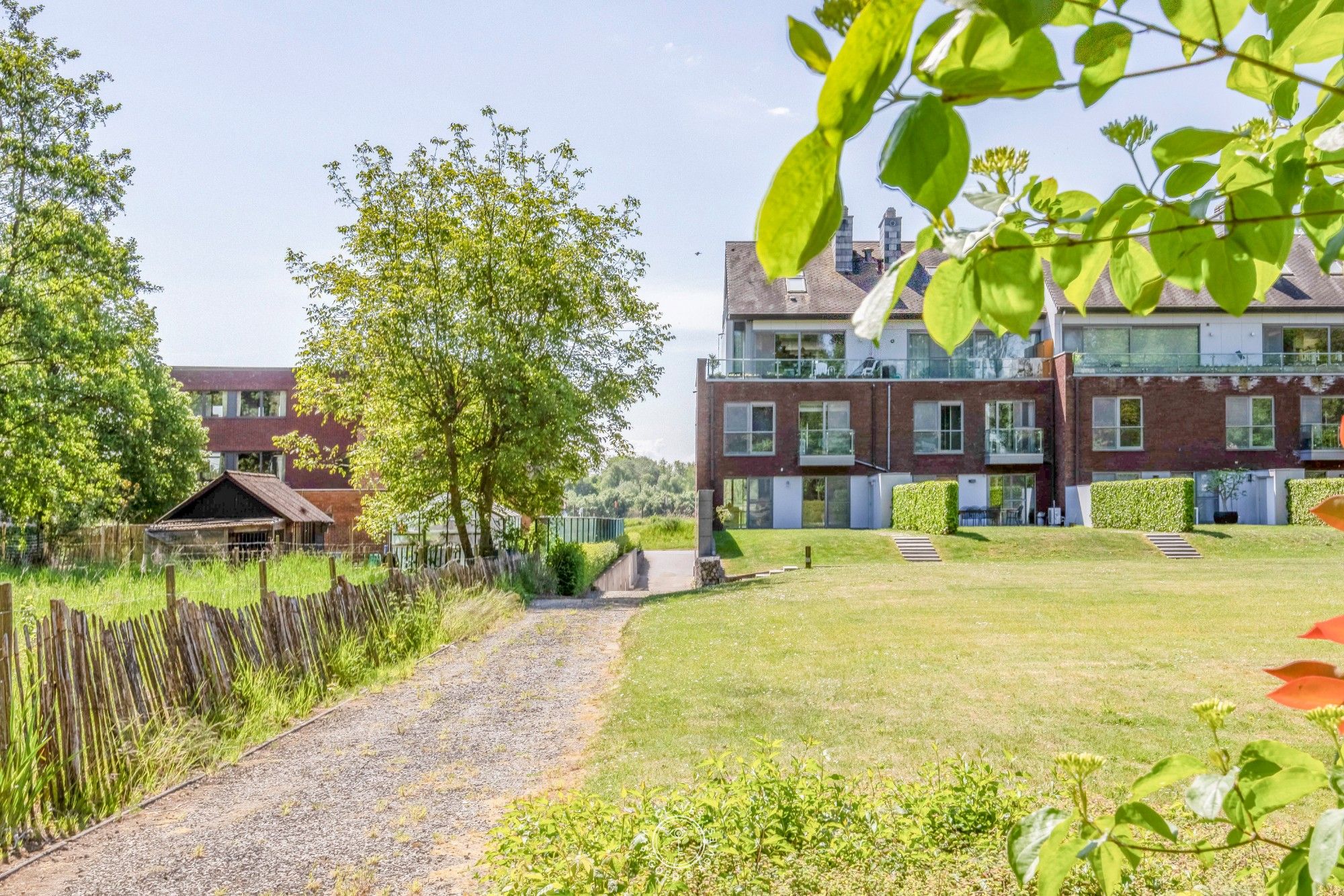 Lichtrijk duplex appartement met zicht op de Schelde foto 13