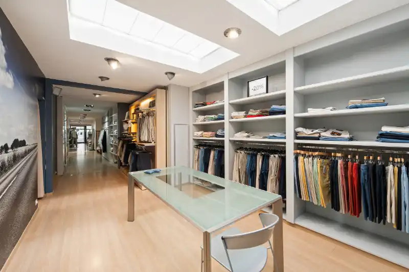 Exclusieve handelsopportuniteit op topligging in Roeselare ROESELARE – NOORDSTRAAT | RUIME HANDELSZAAK VAN >450 M² + ATELIER EN EXTRA RUIMTES foto 11