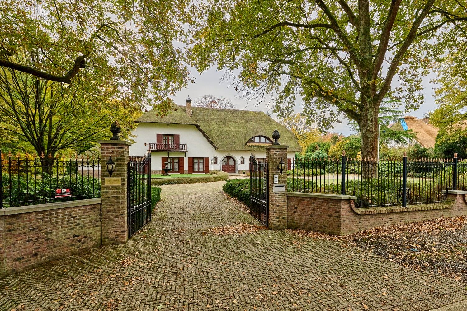 Exclusieve villa op toplocatie – een oase van rust en comfort nabij Maasmechelen en Genk foto 4