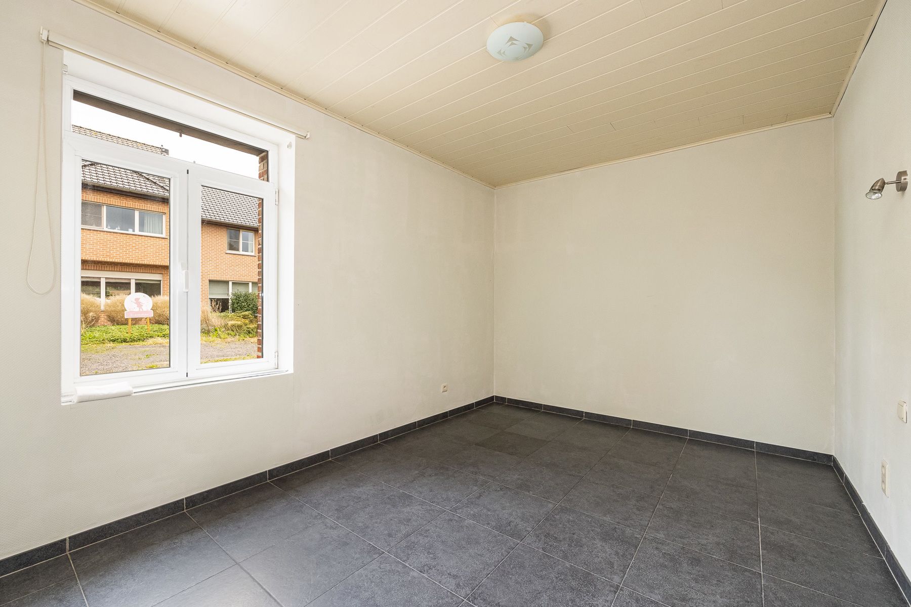 Een charmante woning met 4 slaapkamers op een perceel van 380m². foto 7