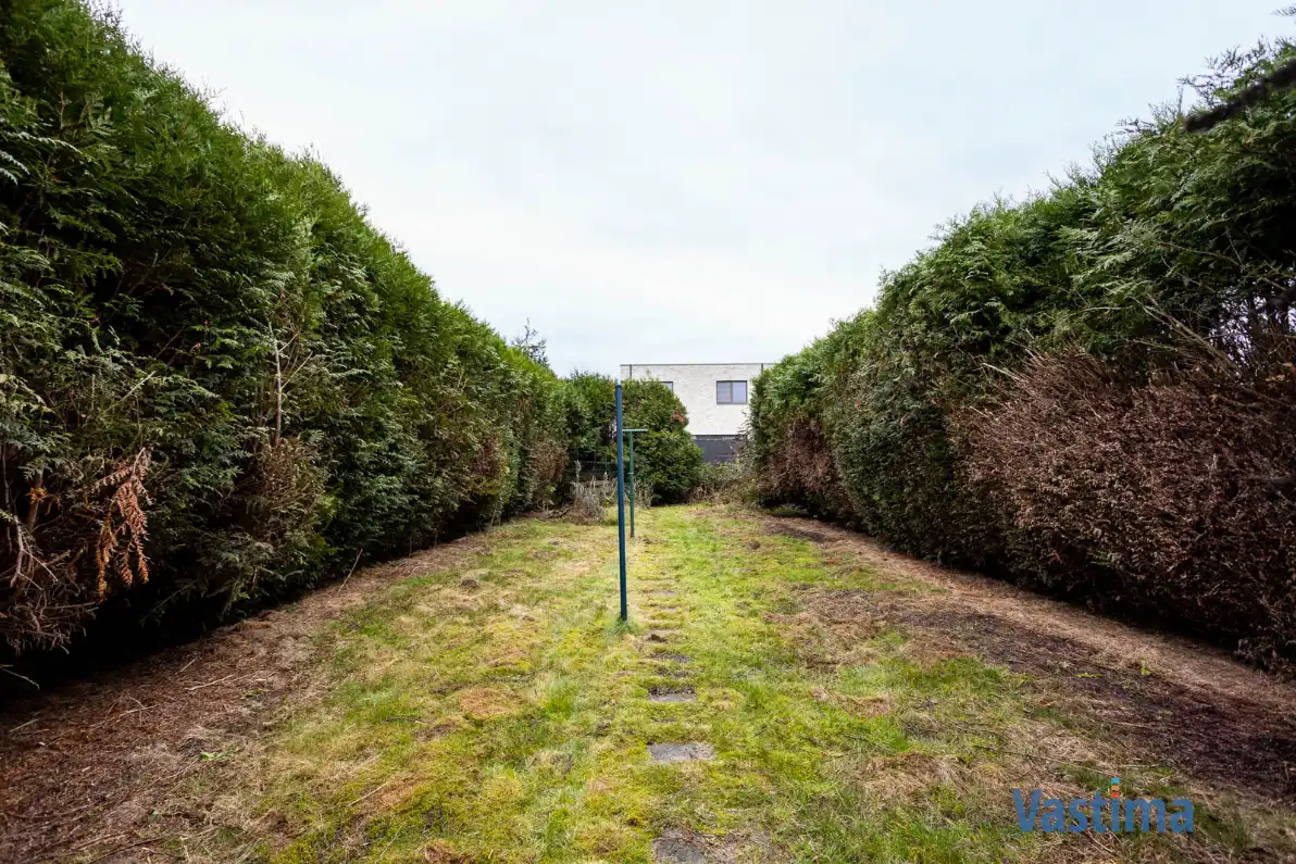 Te renoveren, halfopen woning met zuid gerichte tuin foto 25